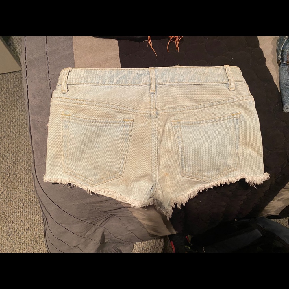 Shorts - Picture 2 of 3